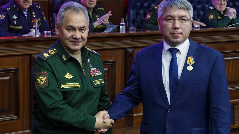Глава Бурятии получил медаль за укрепление обороны РФ