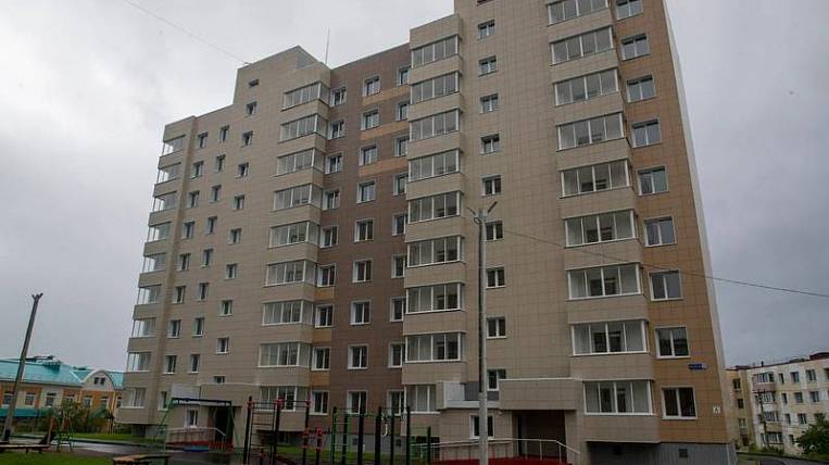 Еще 1,8 млрд рублей на расселение аварийного жилья получил Сахалин 