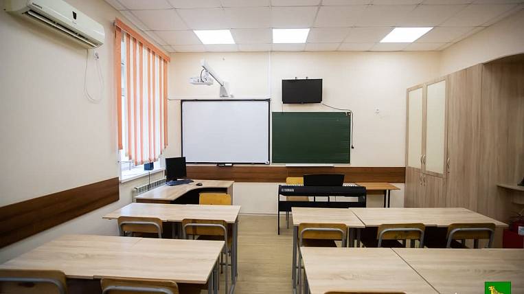 Школьники уйдут на дистант из-за циклона во Владивостоке