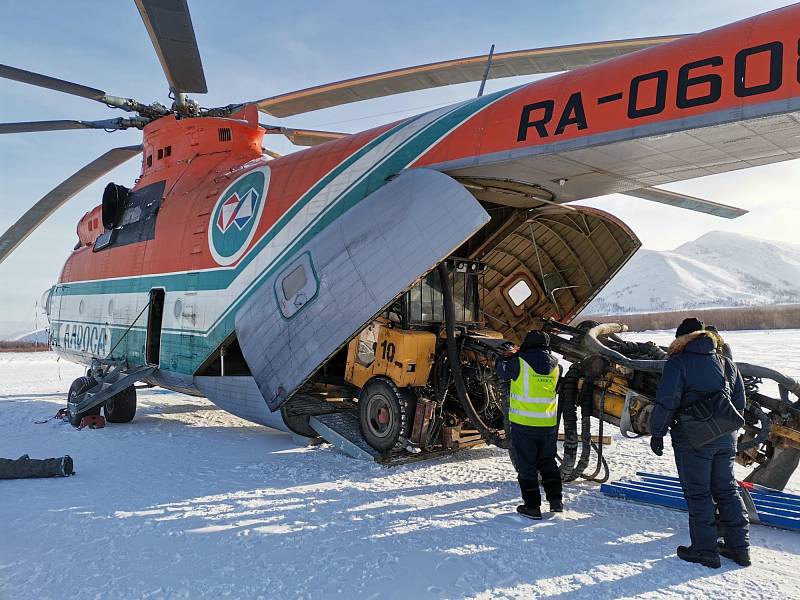 Полиметалл магадан. Ми-26 погрузка оружия. Самый последний вертолет. Ми-26 погрузка раненых. Вертолет новости.