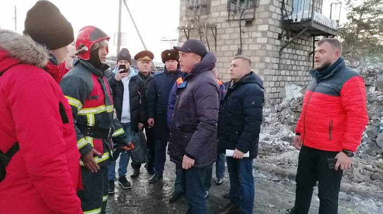 Шесть семей из разрушенного дома в Тымовском получили квартиры