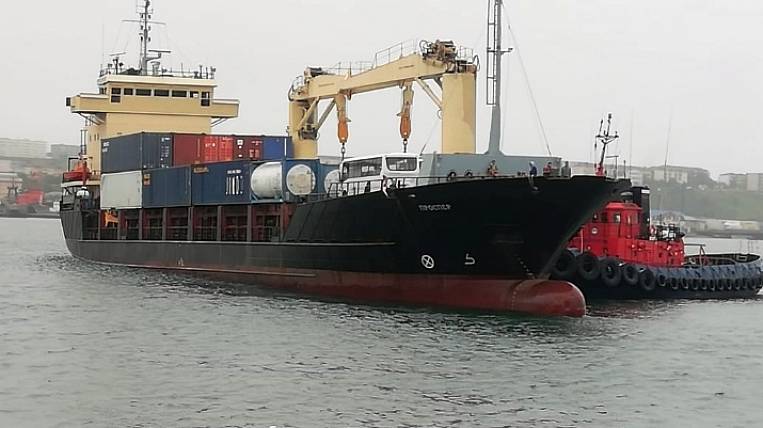 Порт Корсакова готов выдать бизнесменам Сахалина сотни контейнеров