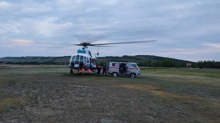 Пострадавших при жесткой посадке Ми-8 в Якутии доставили в больницу